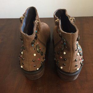 NEW ALMA EN PENA ANKLE SUEDE BEADS DECOR BOOTS SIZE 8